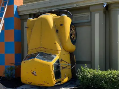 Sickies Garage Car Install